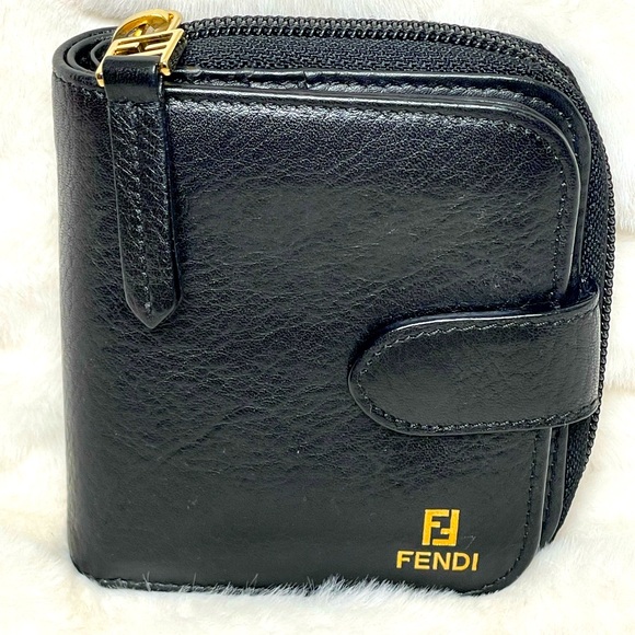 Fendi Black Leather Maxi bifold  Wallet EUC - Picture 1 of 11